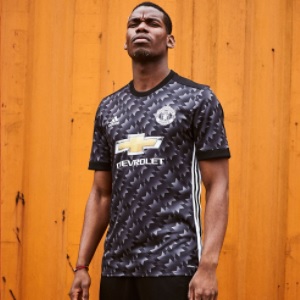 Pogba Shirt Uit Manchester United 2017-2018 Kopen? | Uitshirts Zwart